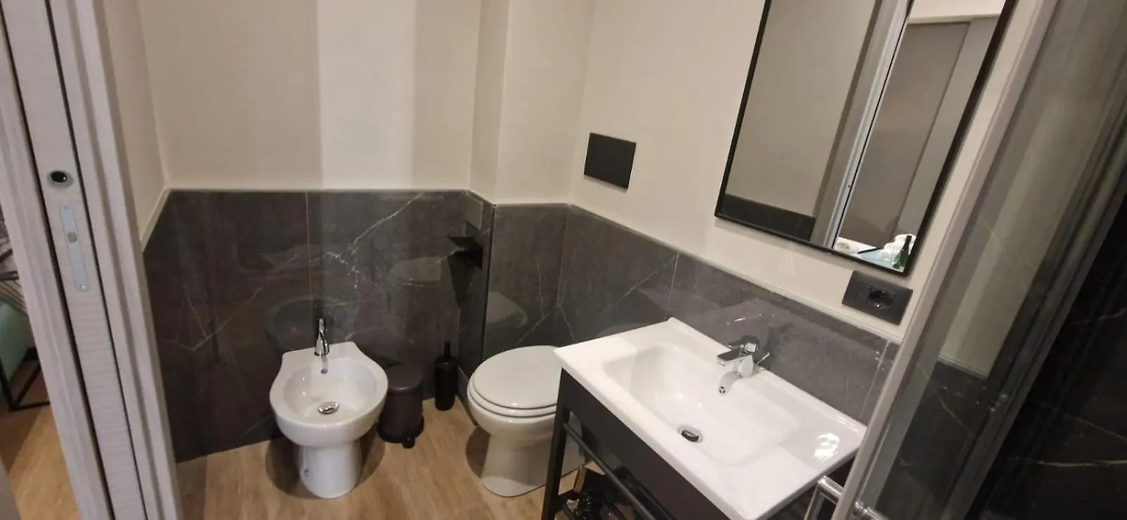 Xcross Suites Roma 0*, Rome